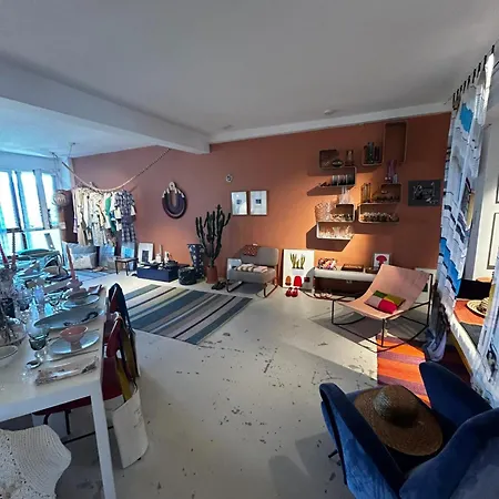Charmante A Avec Piscine Privee
