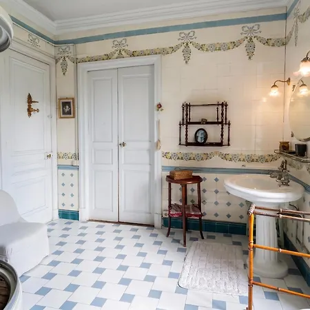 Villa Historique A Berrias-et-casteljau, 350 M² Avec Piscine Privee Berrias-et-Casteljau